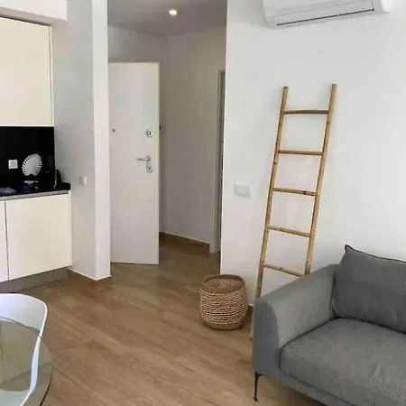 Monte By The Apartamento